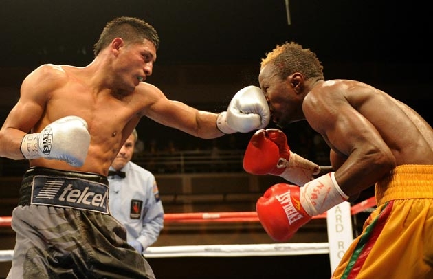 agbeko-mares_fight_20110813_1758306358 agbeko-mares