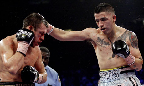 Brandon-Rios-punches-John-006