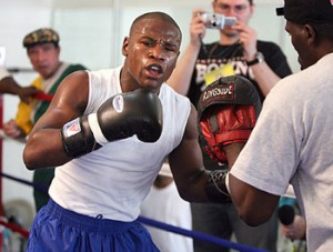 Watch Floyd Mayweather, Jr train live on ustream now